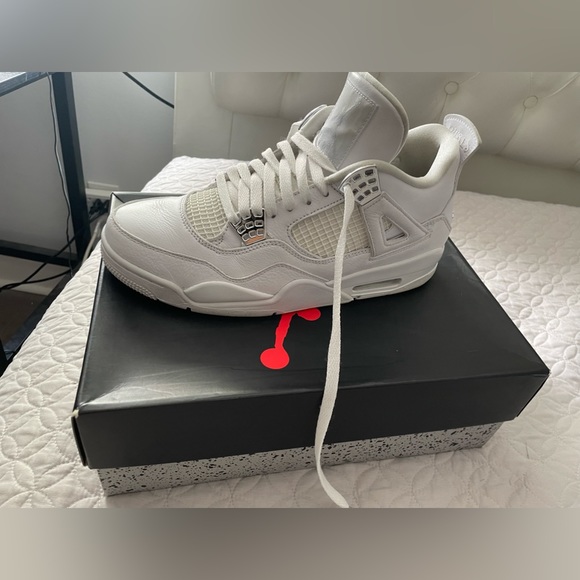 They are really rare to see and they are clean and and they have box with them - Picture 6 of 7